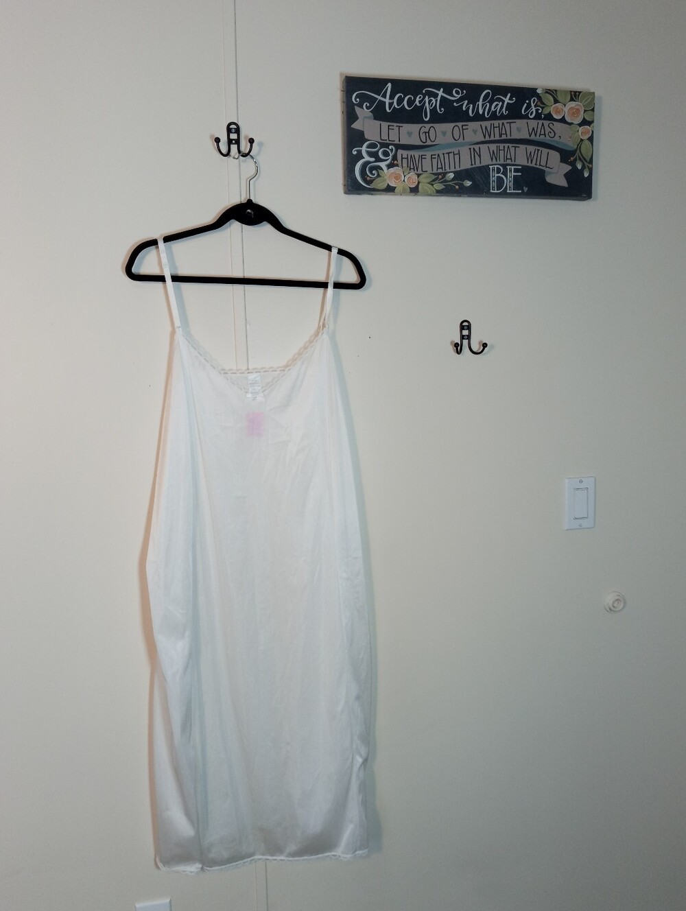 NWOT Gorgeous & Feminine white 22/24 Full Slip